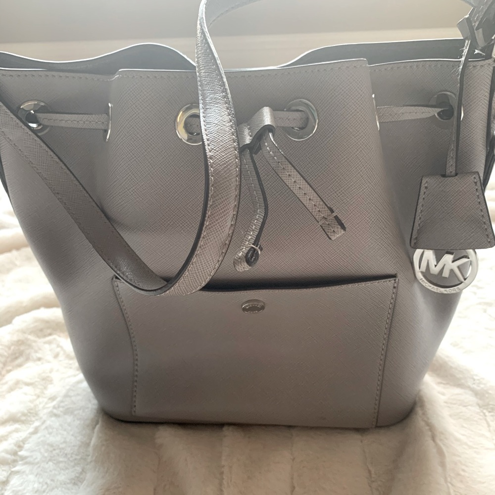 Michael Kors Greenwich Bucket Bag
